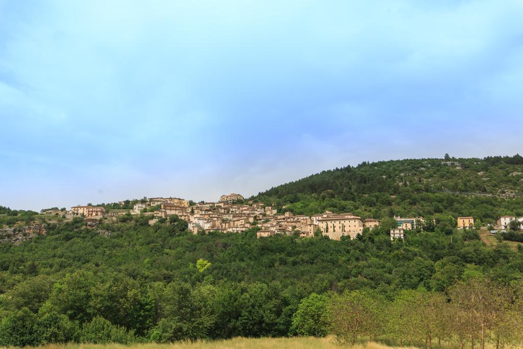 Отель Casa Rosati Fontecchio Экстерьер фото