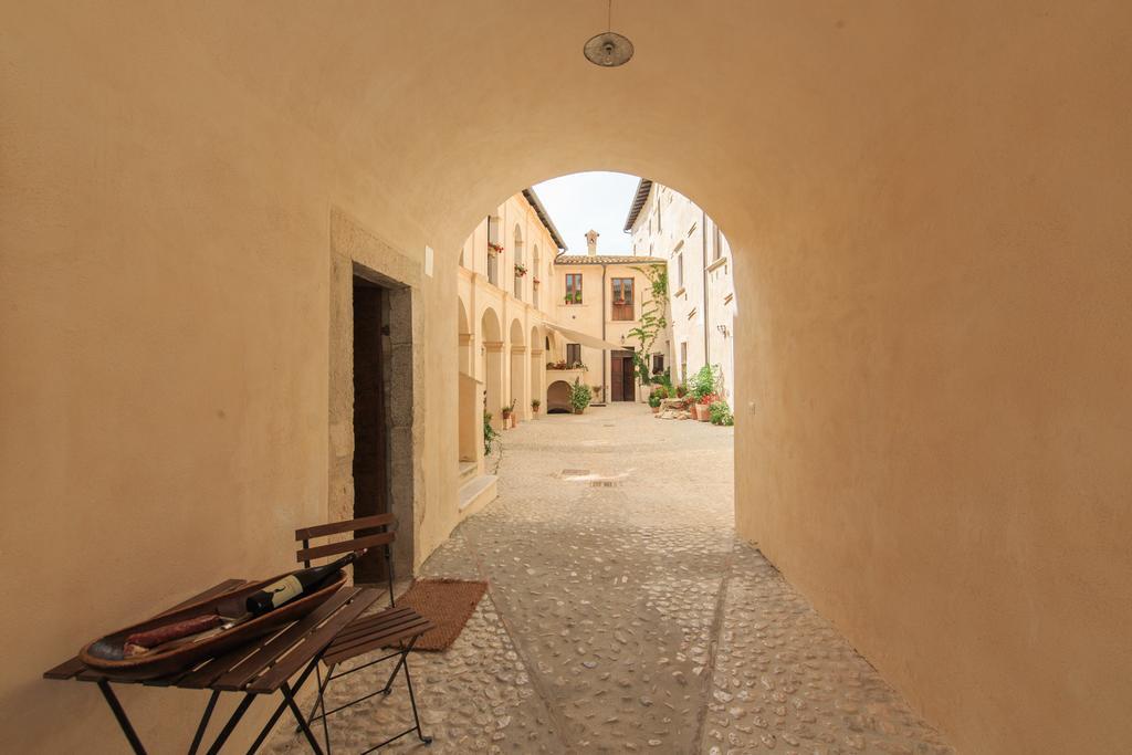 Отель Casa Rosati Fontecchio Экстерьер фото